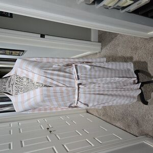 Nightgown and robe set.